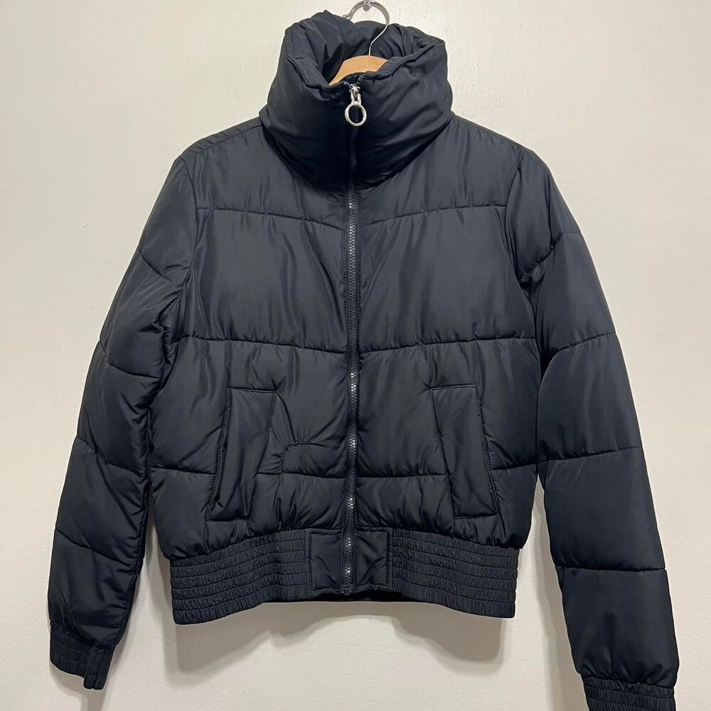 Hollister black turtle neck puffer jacket. Womens small.
